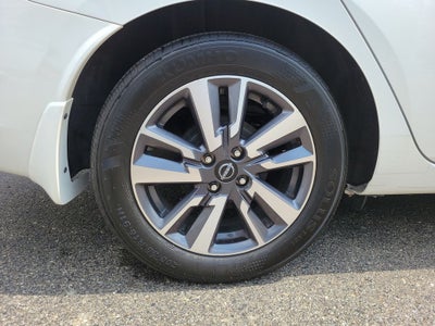 2024 Nissan Versa SV
