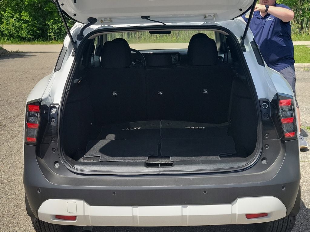 2025 Nissan Kicks SV