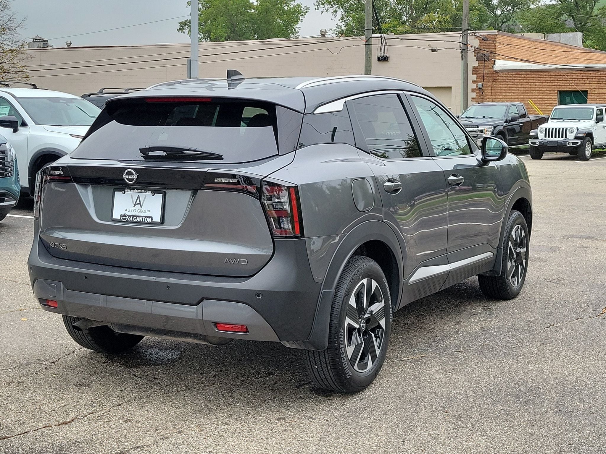 2025 Nissan Kicks SV