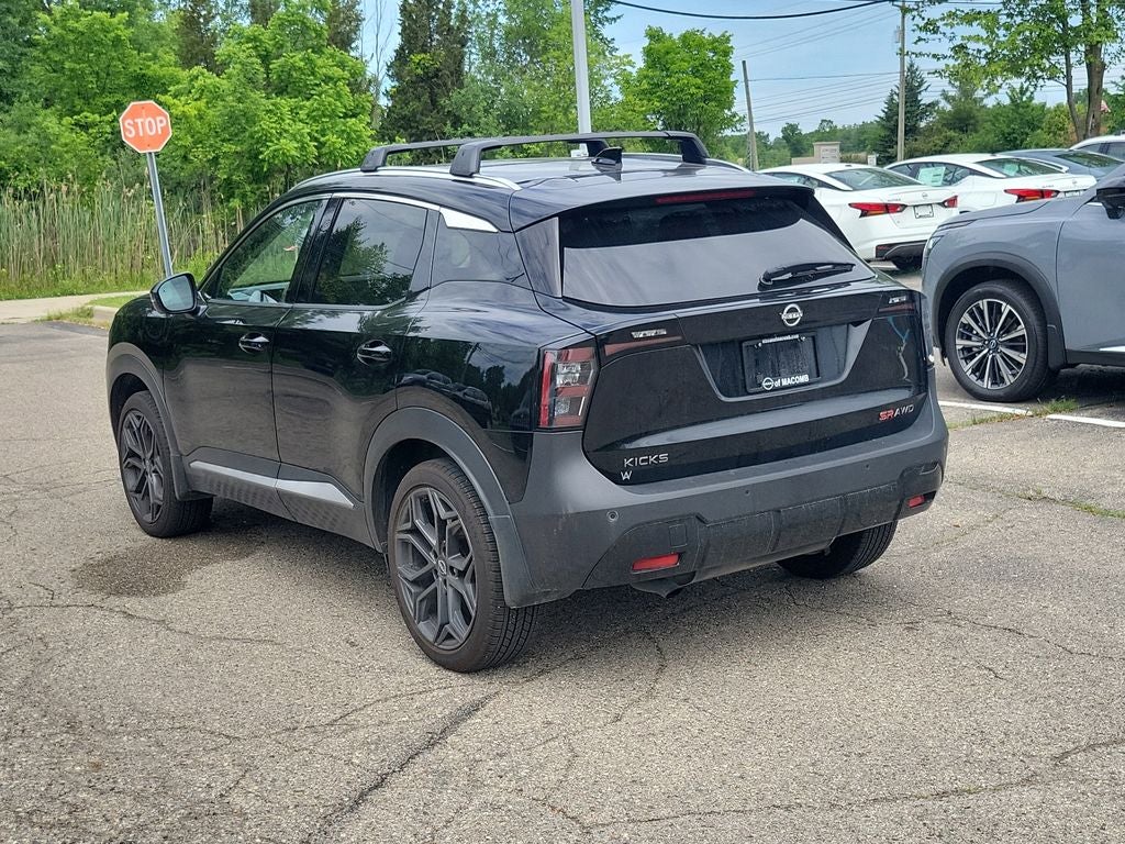 2025 Nissan Kicks SR