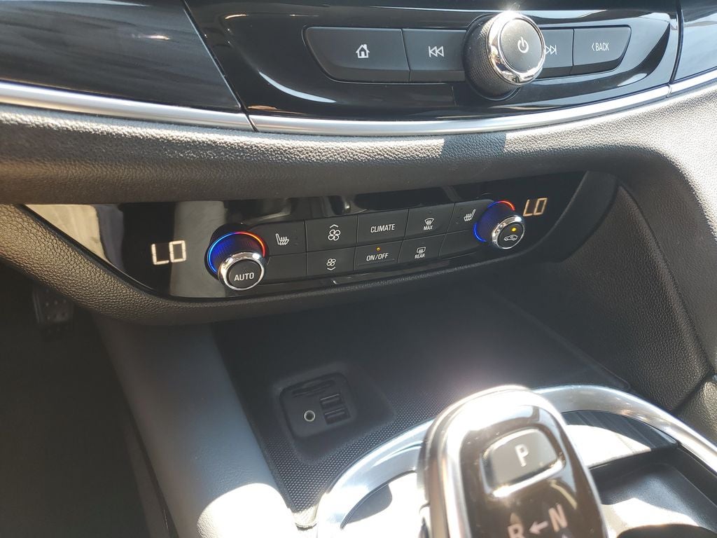 2021 Buick Enclave Essence