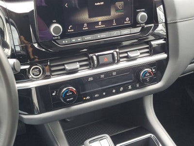 2024 Nissan Pathfinder SV