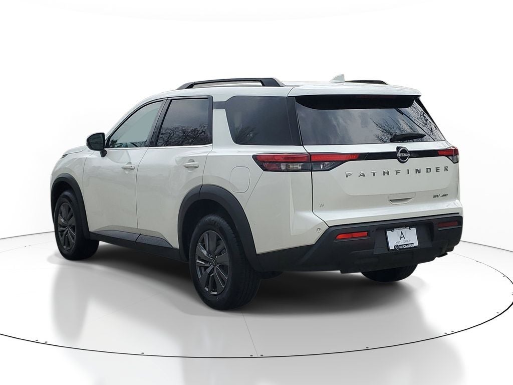 2024 Nissan Pathfinder SV