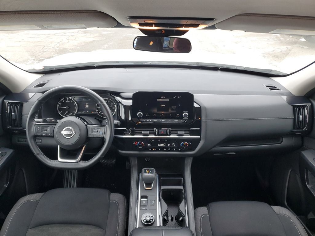 2023 Nissan Pathfinder SV