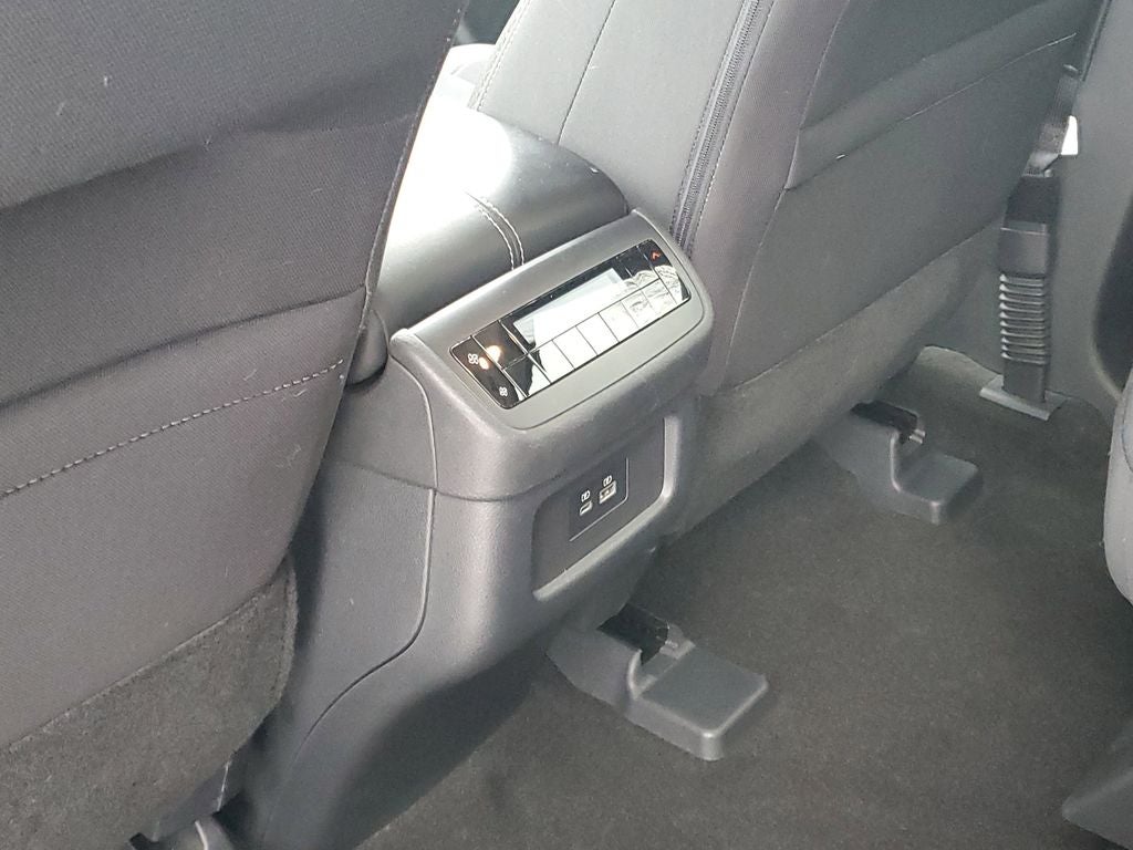 2023 Nissan Pathfinder SV