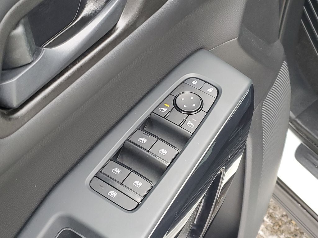 2023 Nissan Pathfinder SV