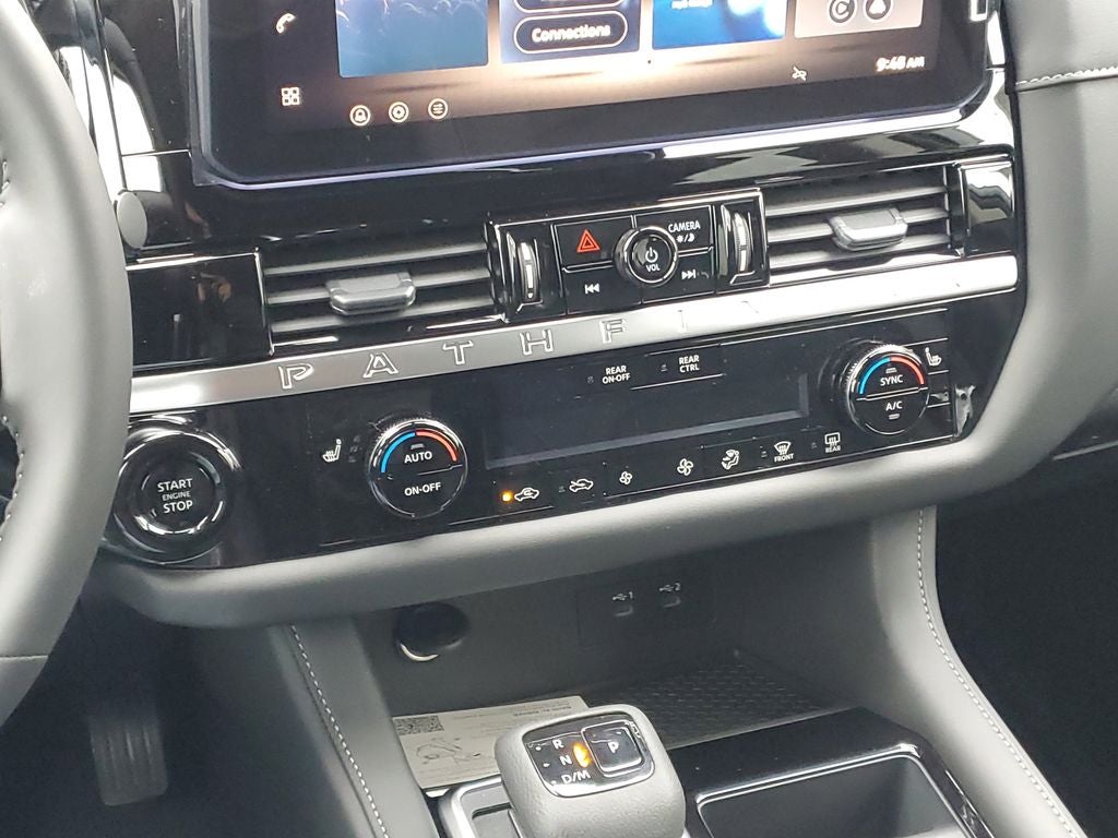 2026 Nissan Pathfinder SV