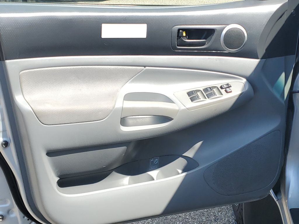 2005 Toyota Tacoma Base V6 (A5)