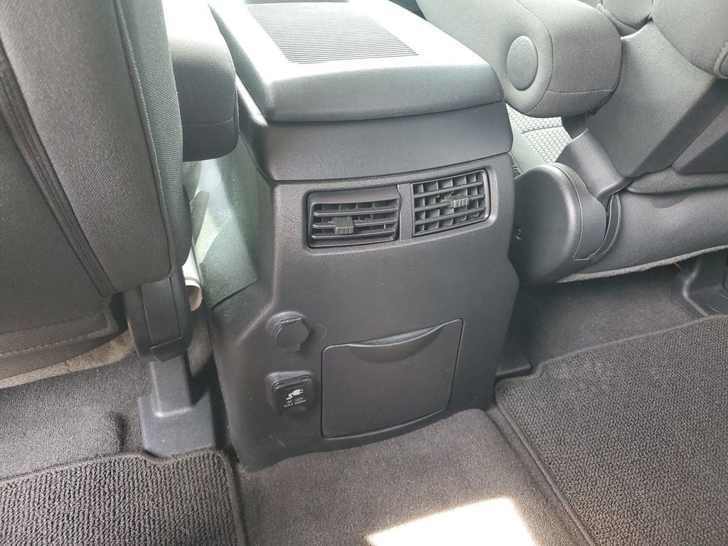 2013 Nissan Titan SV