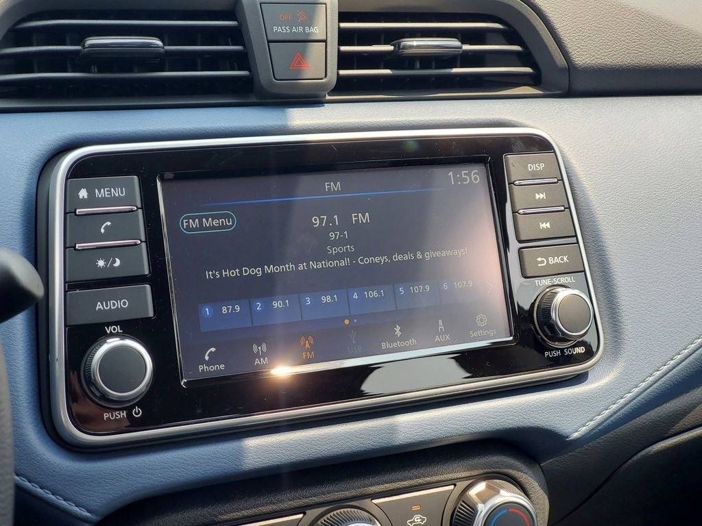 2025 Nissan Versa SV