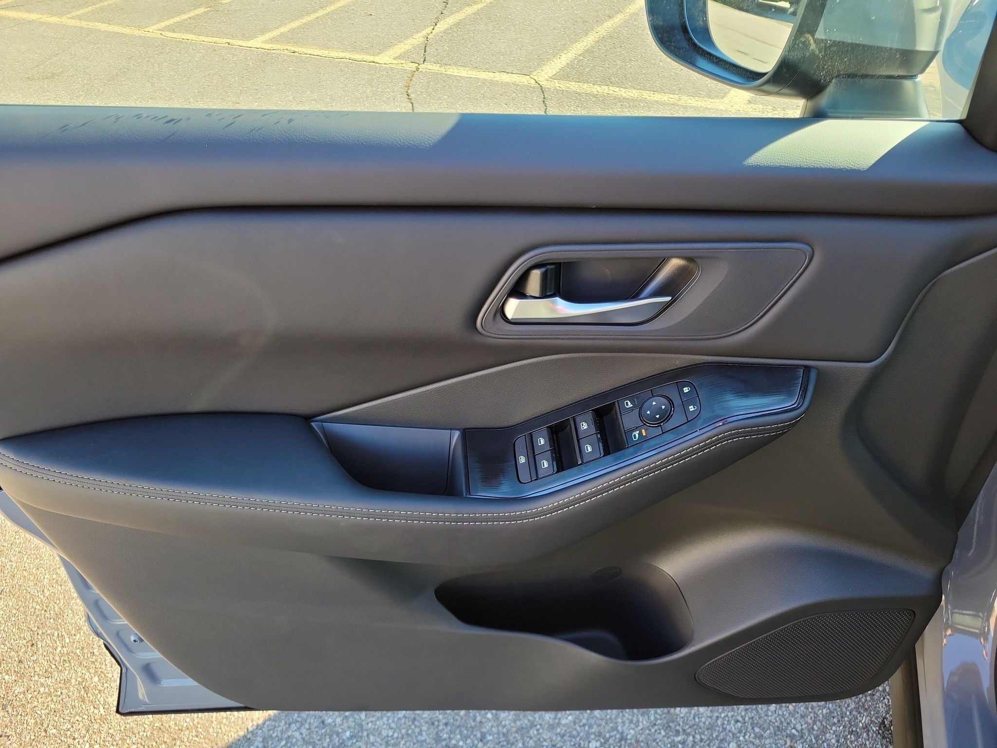 2027 Nissan Rogue SV