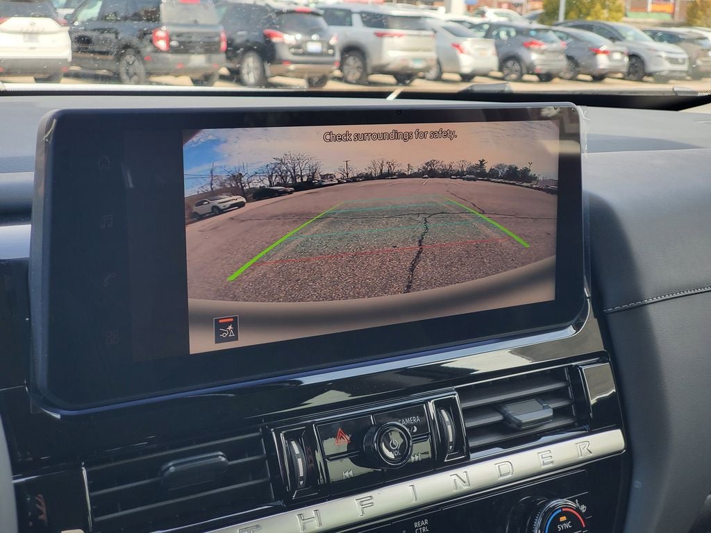 2026 Nissan Pathfinder SV