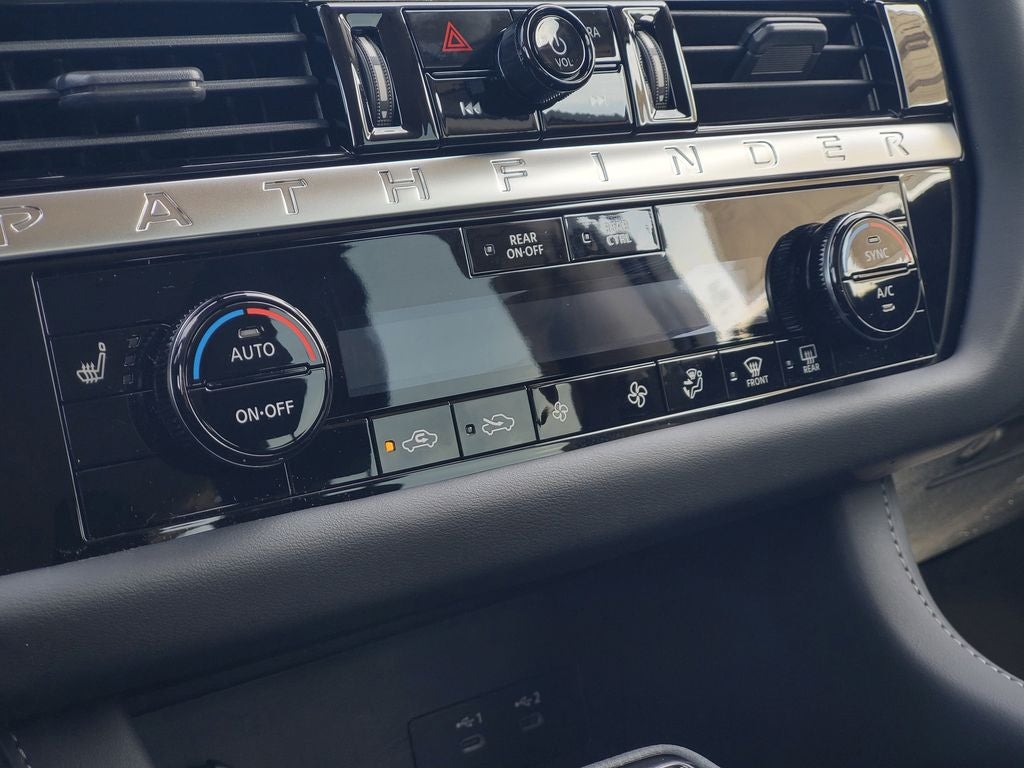 2026 Nissan Pathfinder SV