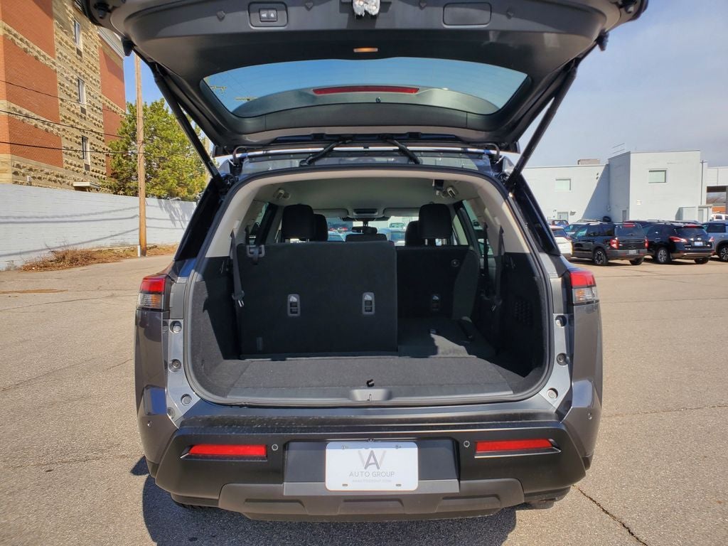 2026 Nissan Pathfinder SV