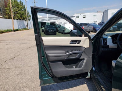 2023 Nissan Pathfinder SL