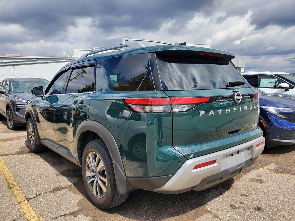 2023 Nissan Pathfinder SL