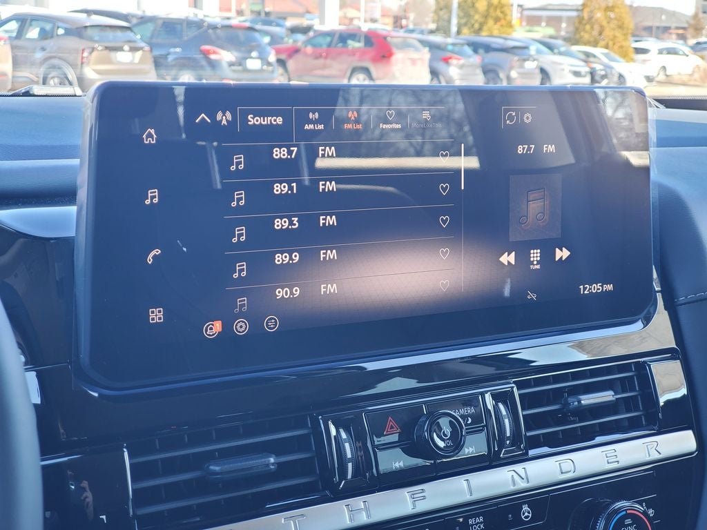 2026 Nissan Pathfinder SL