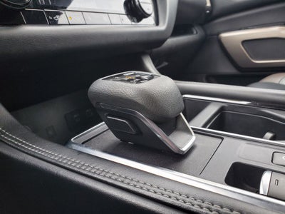 2023 Nissan Pathfinder Platinum w/ CAPTAINS CHAIRS