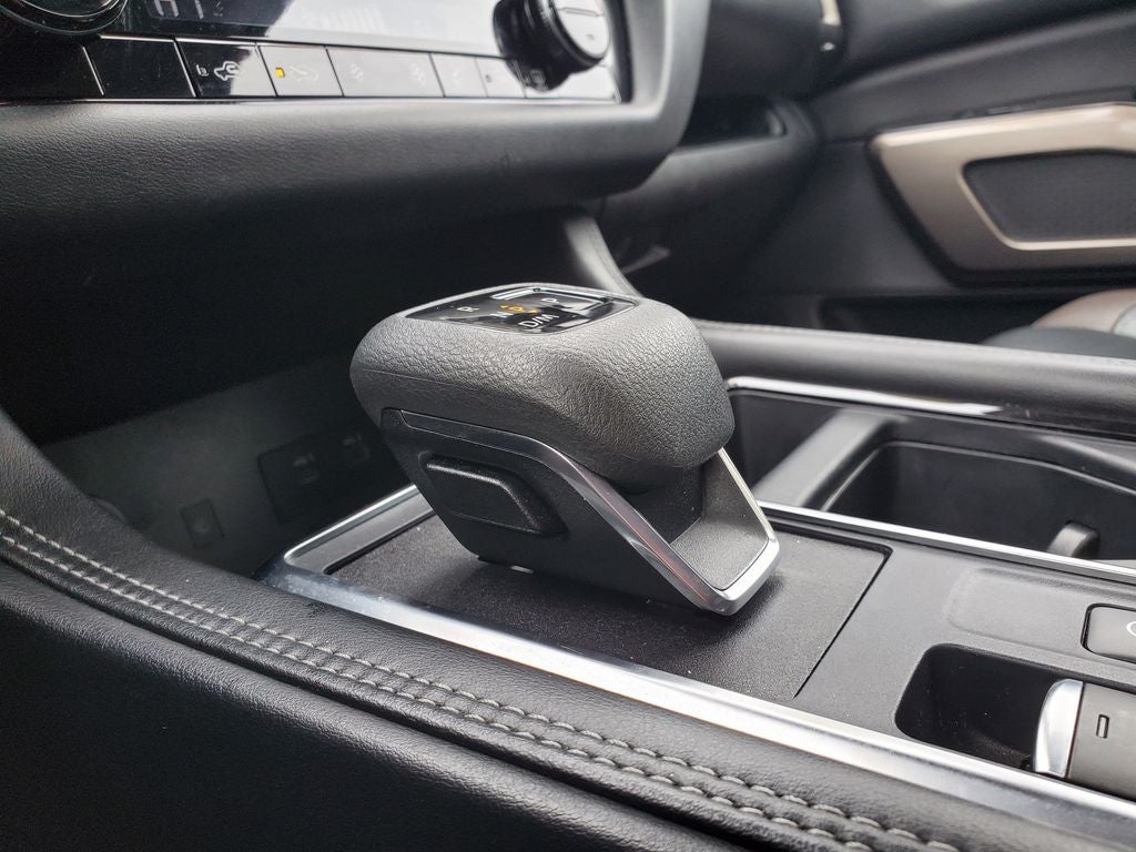 2023 Nissan Pathfinder Platinum w/ CAPTAINS CHAIRS