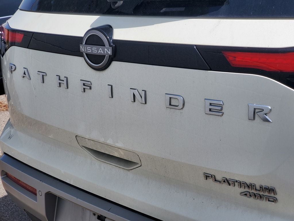 2023 Nissan Pathfinder Platinum