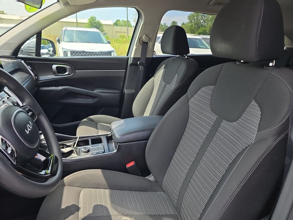 2023 Kia Sorento LX