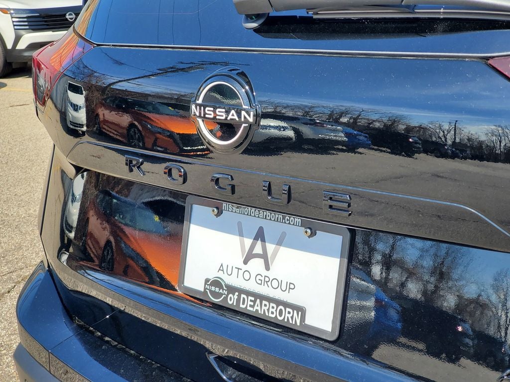 2026 Nissan Rogue Dark Armor