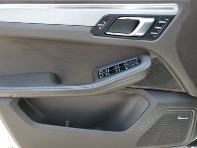2016 Porsche Macan Turbo
