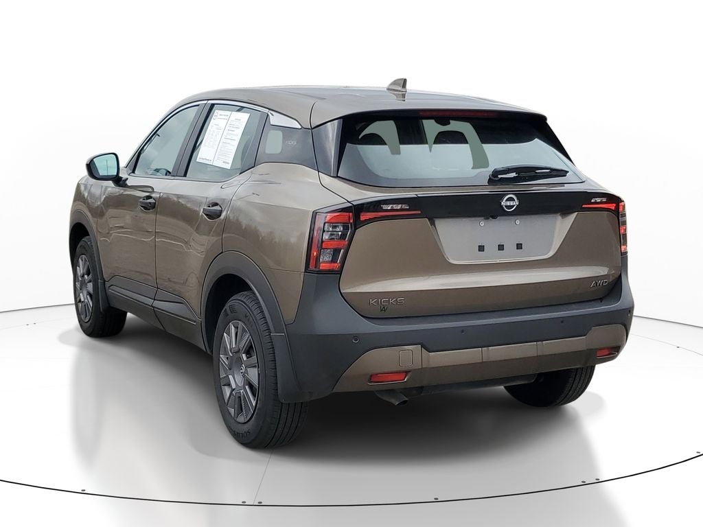 2025 Nissan Kicks S