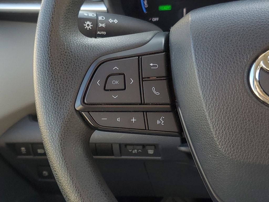 2023 Toyota Sienna LE