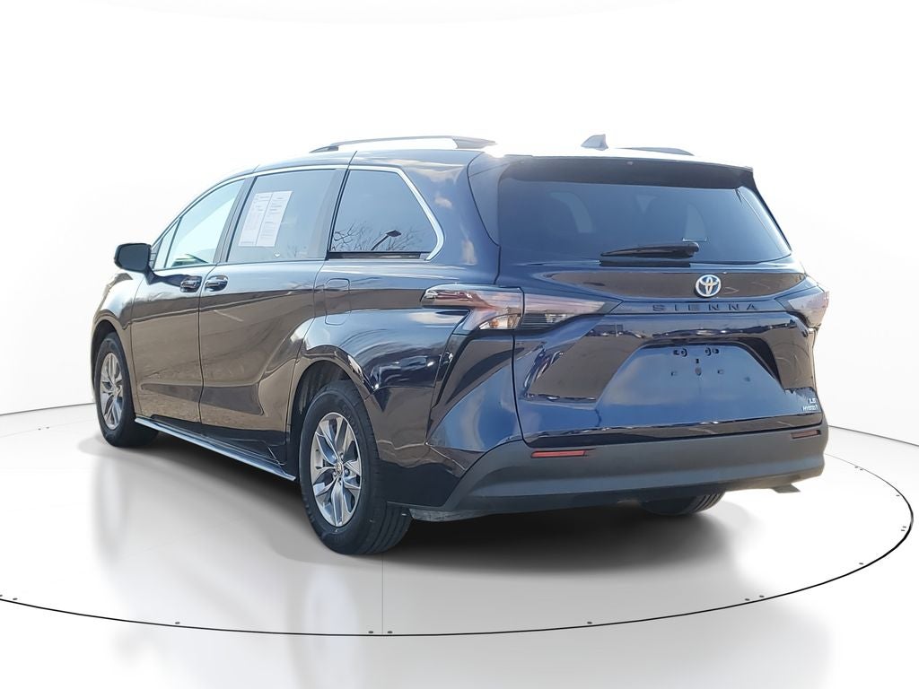 2023 Toyota Sienna LE